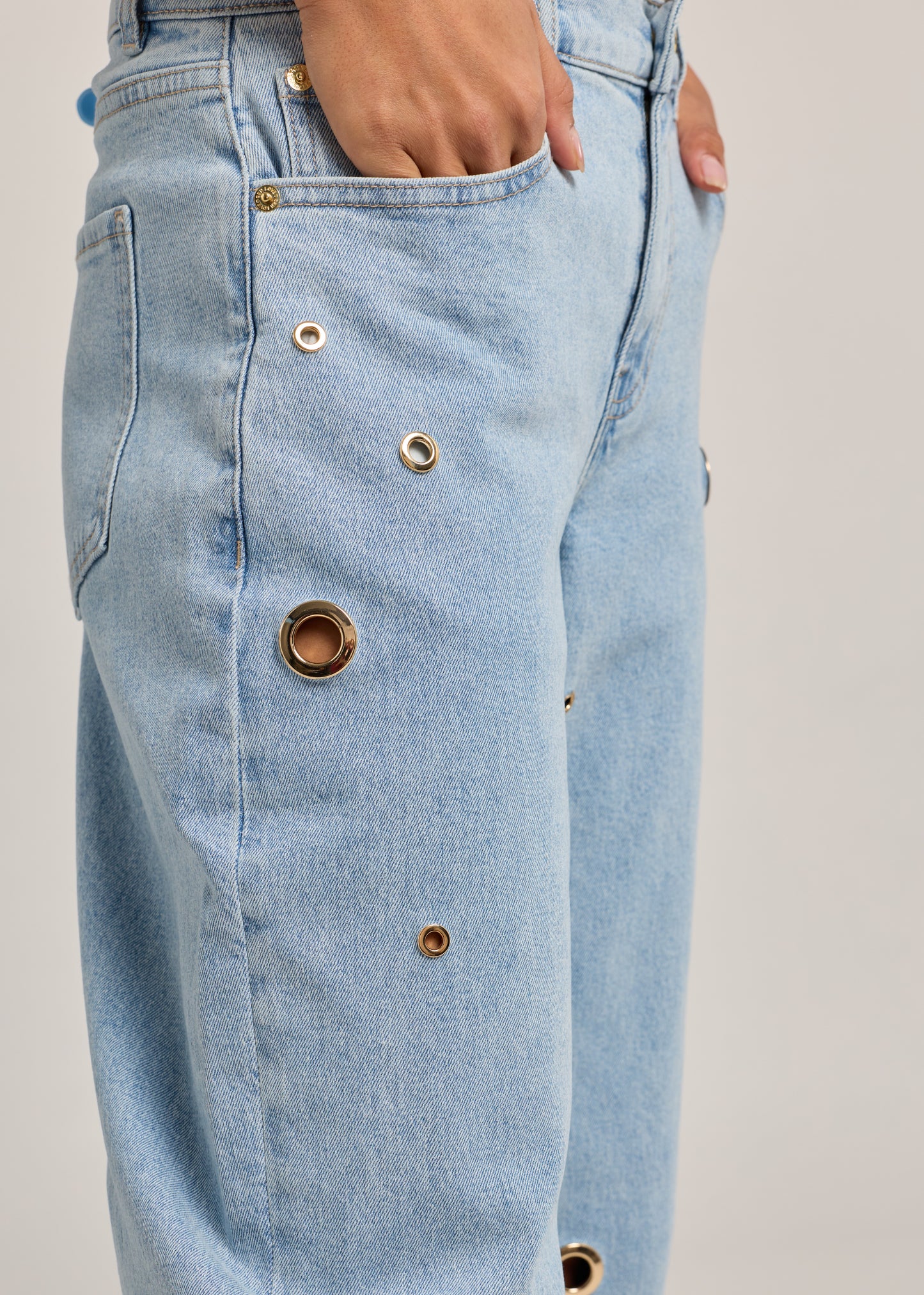 QUINCEY GROMMET BARREL JEANS